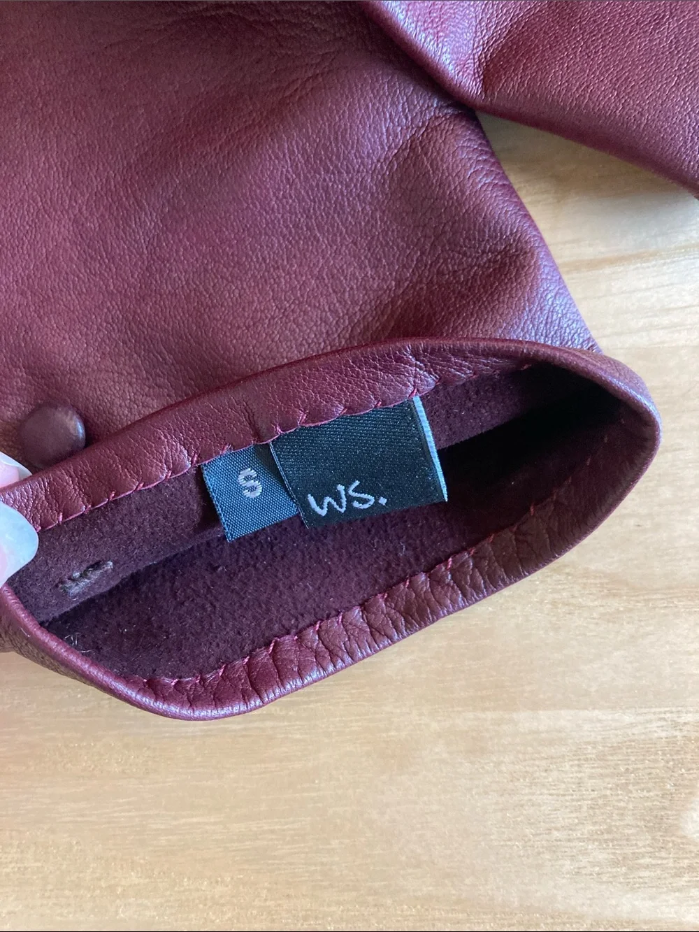 Women's Burgundy Leather Button-Cuff Gloves